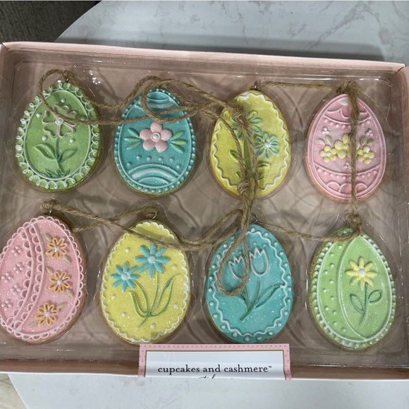 Cupcakes and Cashmere Easter Egg Garland 6ft NEW - Picture 3 of 3